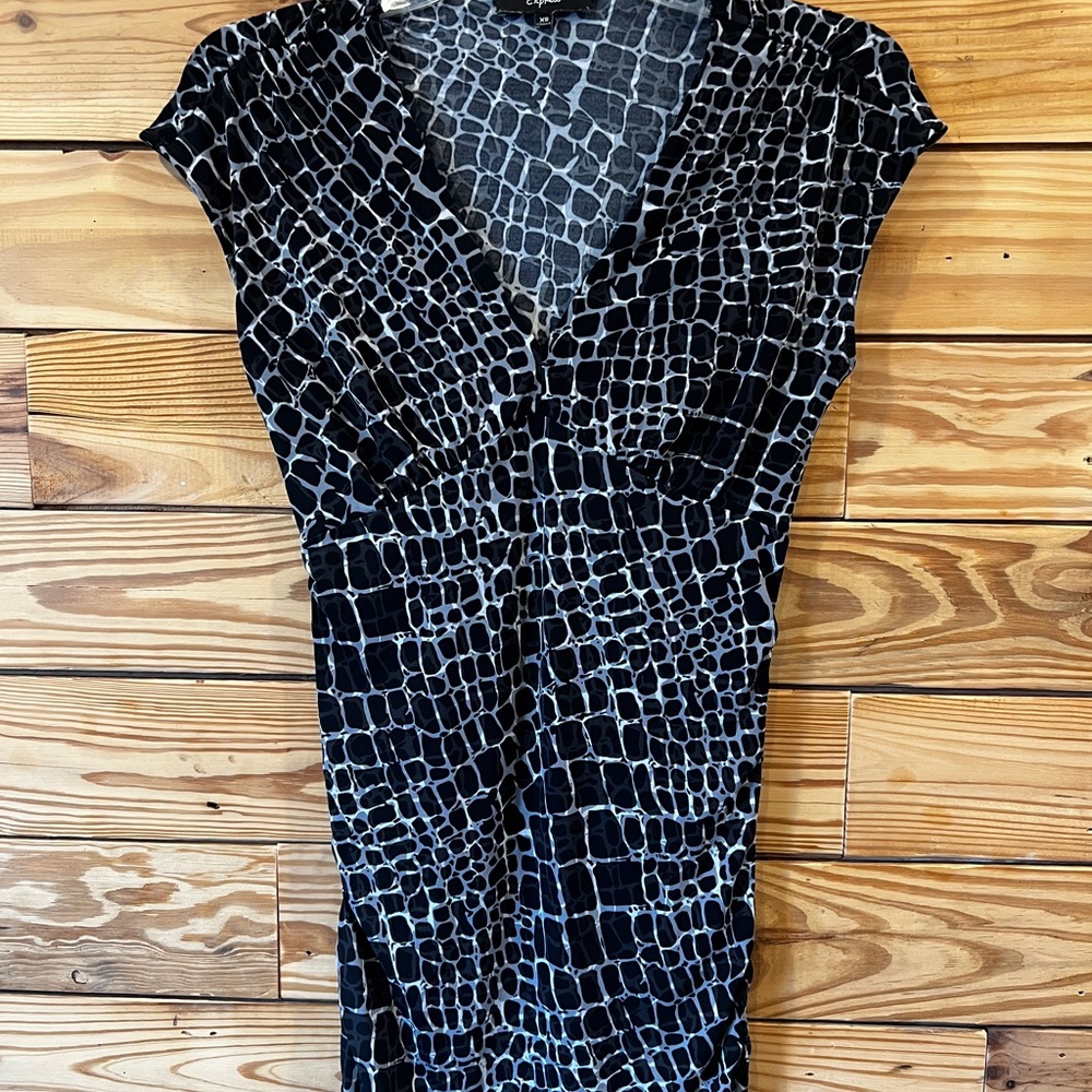 Express Black Bodycon Midi Dress V-Neck Cap Sleeve